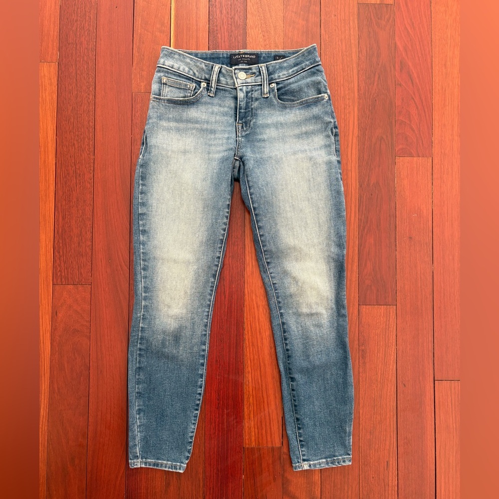 Lucky Brand Women's Faded Blue Skinny Jeans